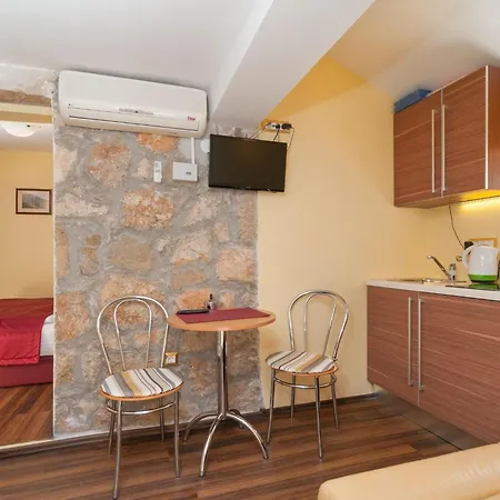 Apartment Grosse In Mit Privatem Balkon By Interhome *